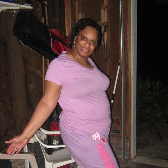 Meet your Posher, Jenn - Picture 1 of 1